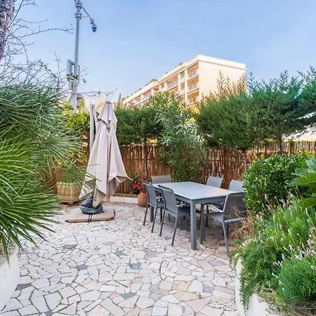 Appartement Spacieux 80 M Avec Immense Terrasse à *